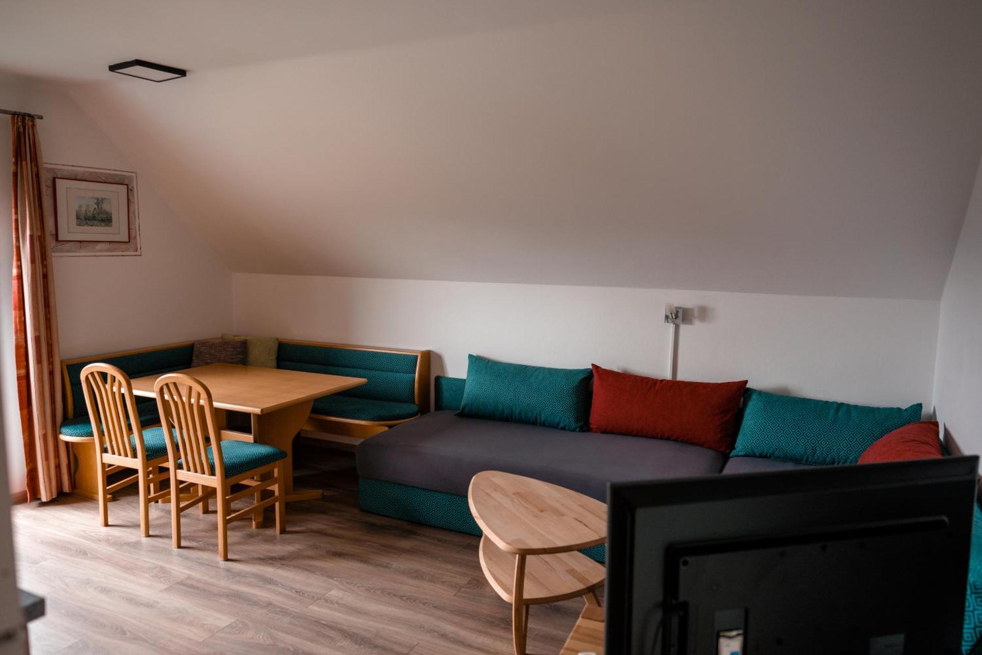Urlaub für Mensch und Tier - Appartements Pirkhof Pörtschach am Wörthersee Exterior foto